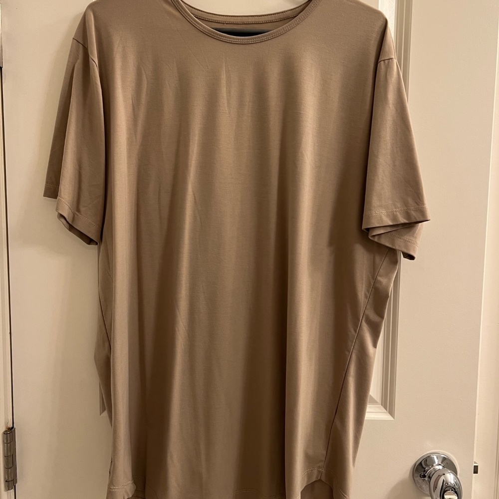 Cuts Clothing AO Curve-Hem T-Shirt in Coast (Tan)